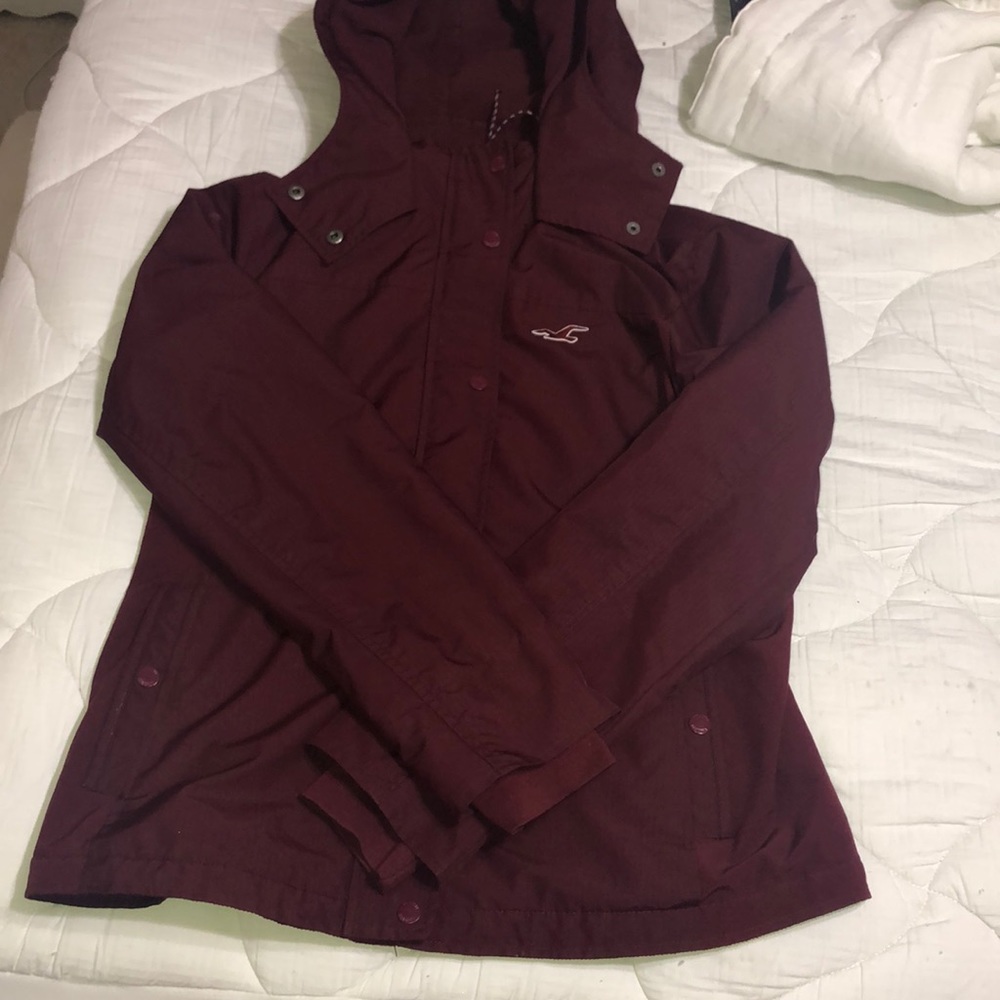 MAROON HOLLISTER WINDBREAKER